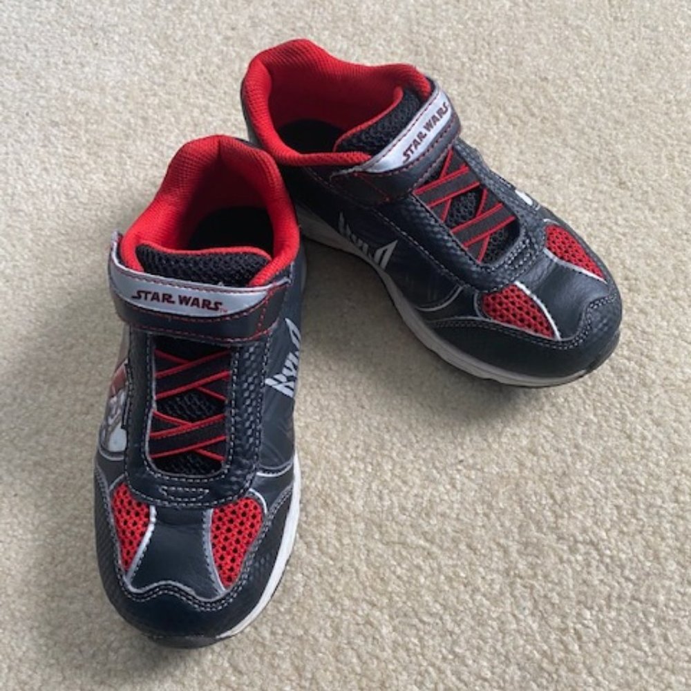 Gently Used Boys Star Wars Kylo Ren Sneakers